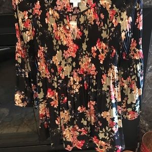 Floral flowy blouse